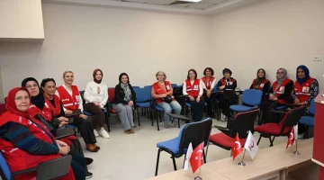 Kızılay Kadın Ekibinden Lösemili Çocuklara Anlamlı Ziyaret