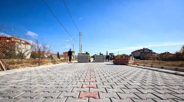 Denizli Büyükşehir’den Çivril’e 100 bin metrekarelik kilit parke yatırımı