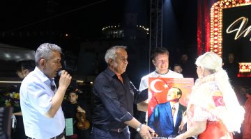 Çal’da 3 Günlük Festival Masal Gibi Sona Erdi! Muazzez Ersoy Sahneyi Salladı
